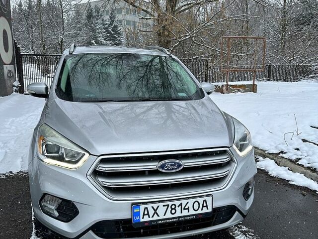 Серый Форд Эскейп, объемом двигателя 2 л и пробегом 165 тыс. км за 14500 $, фото 1 на Automoto.ua
