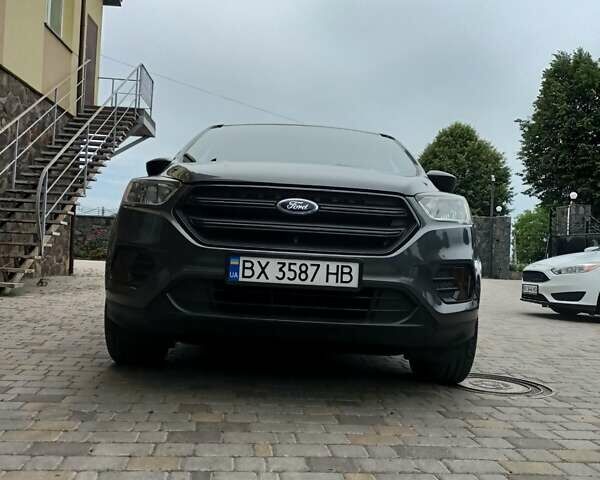 Серый Форд Эскейп, объемом двигателя 2.49 л и пробегом 130 тыс. км за 13200 $, фото 1 на Automoto.ua