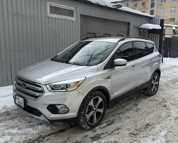 Сірий Форд Ескейп, об'ємом двигуна 1.5 л та пробігом 53 тис. км за 13500 $, фото 1 на Automoto.ua