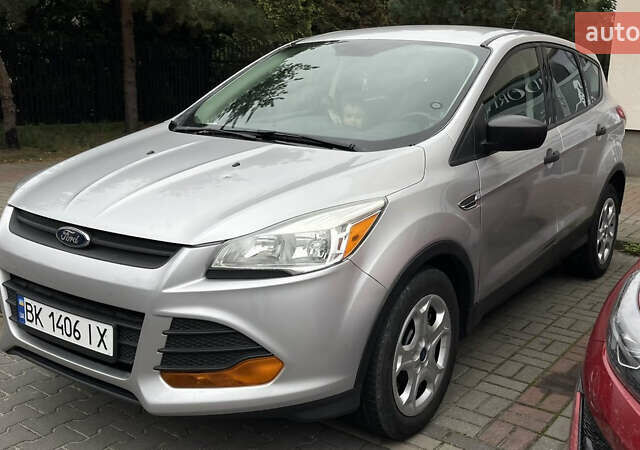 Форд Эскейп 2016 в Ровно на Automoto.ua Серый Форд Эскейп, объемом двигателя 2.49 л и пробегом 124 тыс. км за 9700 $, фото 1 на Automoto.ua