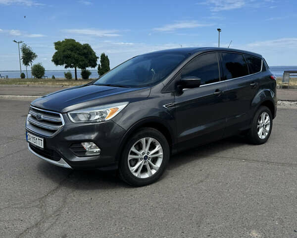 Сірий Форд Ескейп, об'ємом двигуна 2 л та пробігом 161 тис. км за 13800 $, фото 1 на Automoto.ua