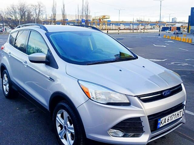 Серый Форд Эскейп, объемом двигателя 2 л и пробегом 132 тыс. км за 11500 $, фото 1 на Automoto.ua