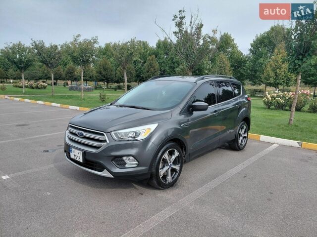 Сірий Форд Ескейп, об'ємом двигуна 1.5 л та пробігом 104 тис. км за 11500 $, фото 1 на Automoto.ua