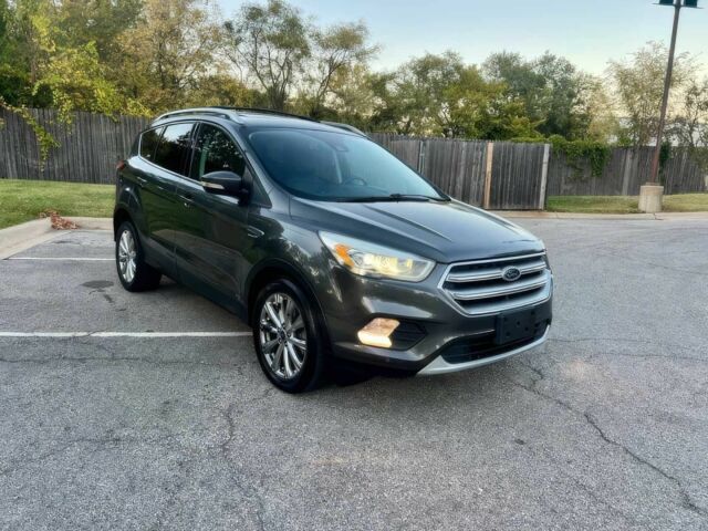 Серый Форд Эскейп, объемом двигателя 2 л и пробегом 87 тыс. км за 8500 $, фото 1 на Automoto.ua