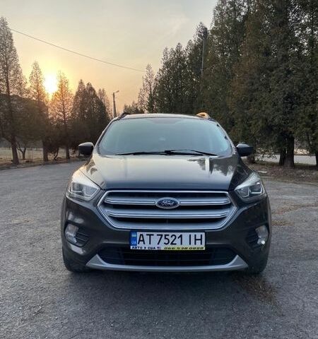 Серый Форд Эскейп, объемом двигателя 1.5 л и пробегом 201 тыс. км за 11400 $, фото 1 на Automoto.ua