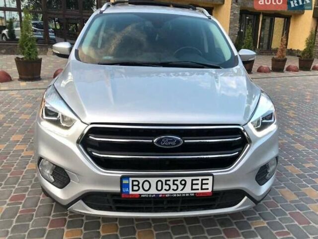 Серый Форд Эскейп, объемом двигателя 2 л и пробегом 186 тыс. км за 11400 $, фото 1 на Automoto.ua