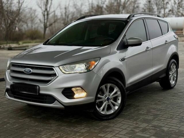Серый Форд Эскейп, объемом двигателя 1.5 л и пробегом 194 тыс. км за 11999 $, фото 1 на Automoto.ua