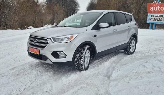 Сірий Форд Ескейп, об'ємом двигуна 1.5 л та пробігом 129 тис. км за 10200 $, фото 1 на Automoto.ua