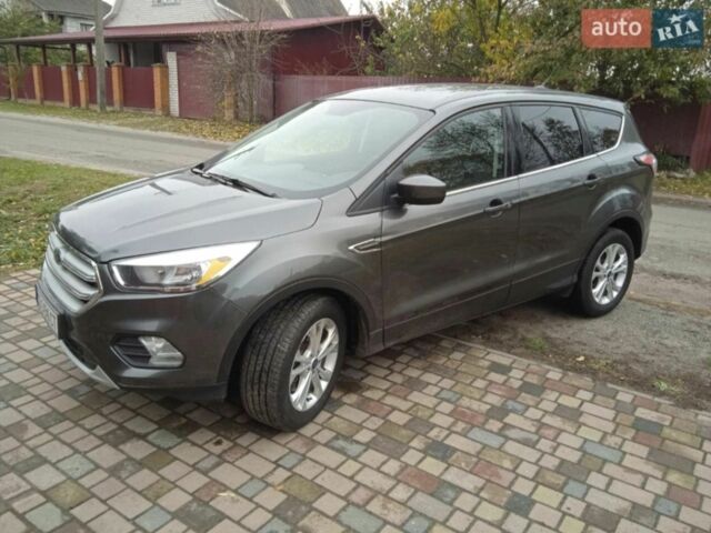 Сірий Форд Ескейп, об'ємом двигуна 1.5 л та пробігом 75 тис. км за 12999 $, фото 1 на Automoto.ua