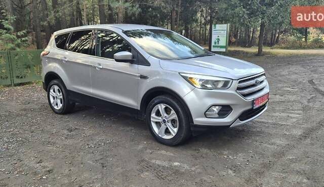 Сірий Форд Ескейп, об'ємом двигуна 1.5 л та пробігом 226 тис. км за 10300 $, фото 1 на Automoto.ua