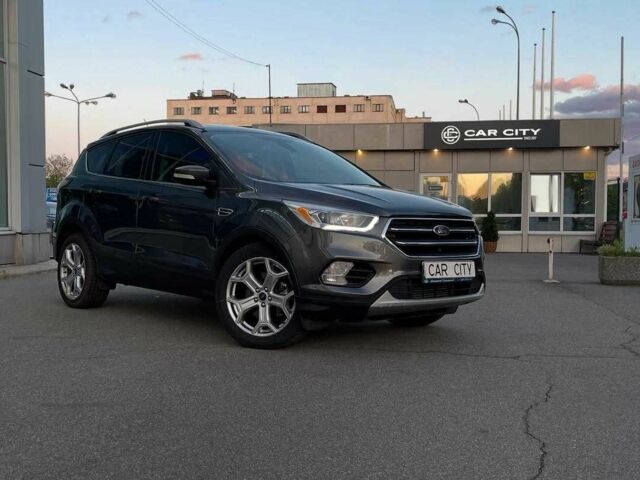 Серый Форд Эскейп, объемом двигателя 2 л и пробегом 141 тыс. км за 13500 $, фото 1 на Automoto.ua