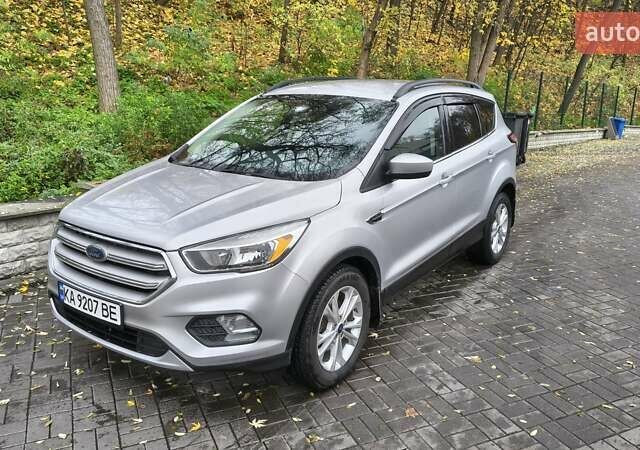 Серый Форд Эскейп, объемом двигателя 1.5 л и пробегом 45 тыс. км за 14800 $, фото 1 на Automoto.ua