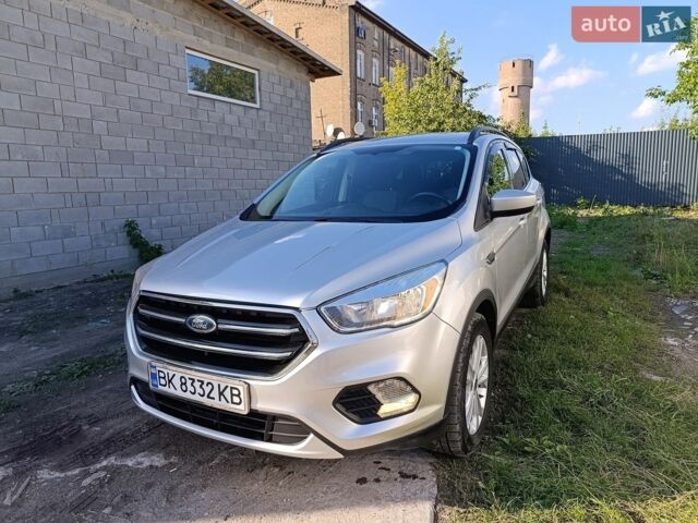Серый Форд Эскейп, объемом двигателя 1.5 л и пробегом 99 тыс. км за 9850 $, фото 1 на Automoto.ua