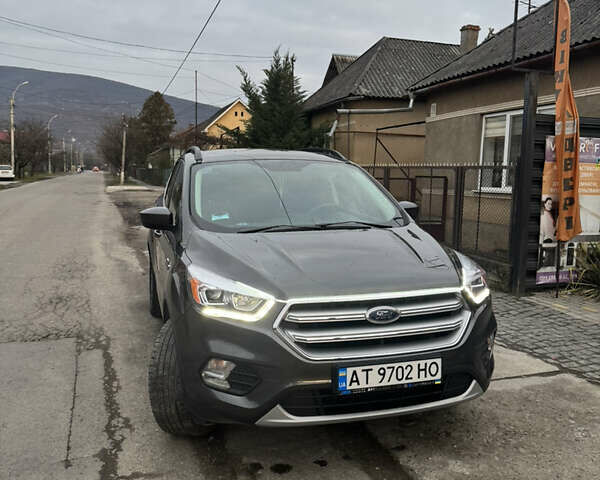 Серый Форд Эскейп, объемом двигателя 1.5 л и пробегом 265 тыс. км за 12500 $, фото 1 на Automoto.ua