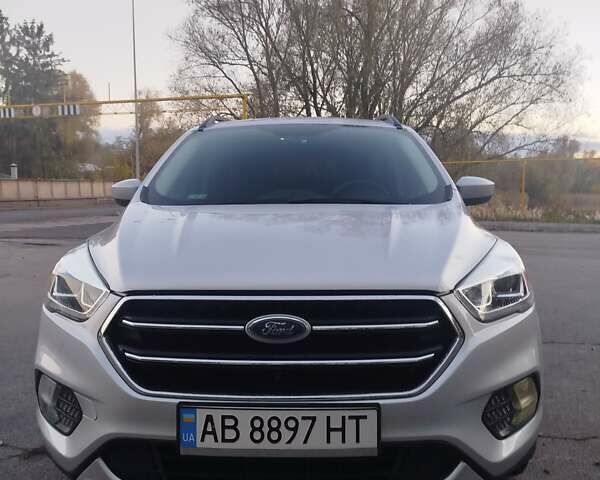 Форд Эскейп 2017 в Немирове на Automoto.ua Серый Форд Эскейп, объемом двигателя 1.5 л и пробегом 118 тыс. км за 14000 $, фото 1 на Automoto.ua