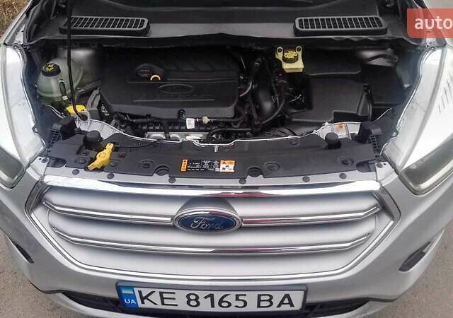 Сірий Форд Ескейп, об'ємом двигуна 1.5 л та пробігом 154 тис. км за 10500 $, фото 1 на Automoto.ua