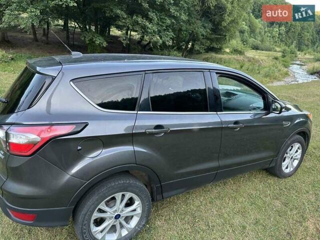 Сірий Форд Ескейп, об'ємом двигуна 2 л та пробігом 56 тис. км за 14800 $, фото 1 на Automoto.ua