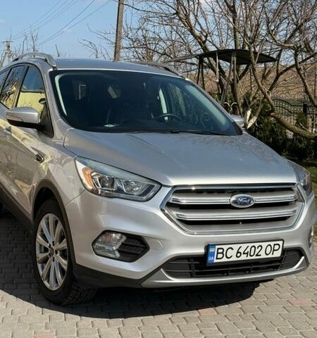 Серый Форд Эскейп, объемом двигателя 2 л и пробегом 191 тыс. км за 13000 $, фото 1 на Automoto.ua