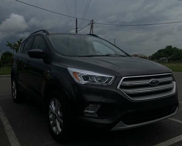 Серый Форд Эскейп, объемом двигателя 1.5 л и пробегом 203 тыс. км за 13500 $, фото 1 на Automoto.ua