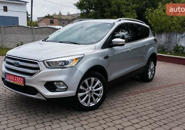 Сірий Форд Ескейп, об'ємом двигуна 2 л та пробігом 220 тис. км за 12700 $, фото 1 на Automoto.ua