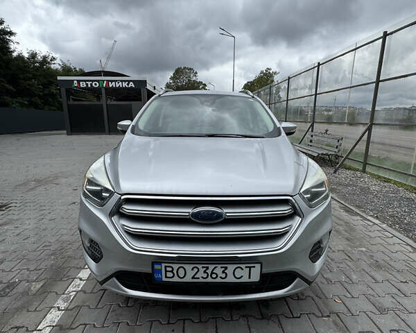 Сірий Форд Ескейп, об'ємом двигуна 1.5 л та пробігом 163 тис. км за 13000 $, фото 1 на Automoto.ua