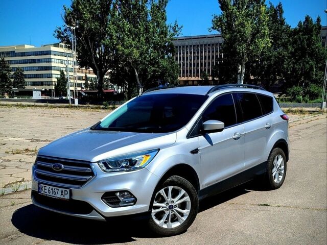 Сірий Форд Ескейп, об'ємом двигуна 1.5 л та пробігом 198 тис. км за 12800 $, фото 1 на Automoto.ua