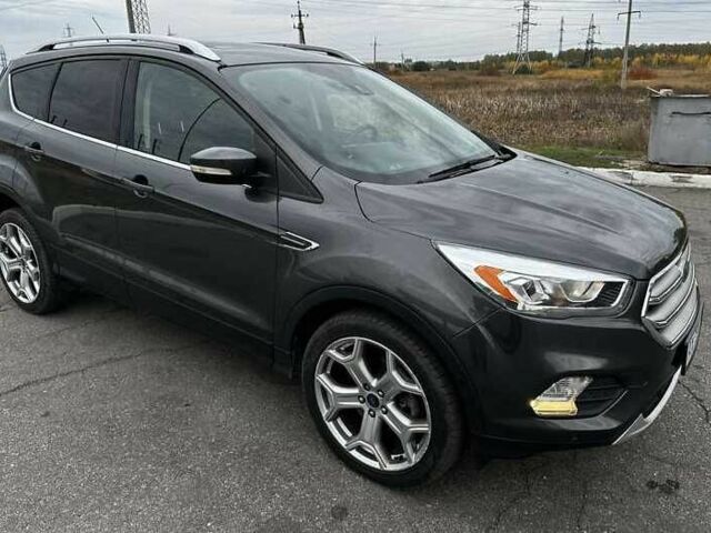 Сірий Форд Ескейп, об'ємом двигуна 2 л та пробігом 140 тис. км за 9000 $, фото 1 на Automoto.ua