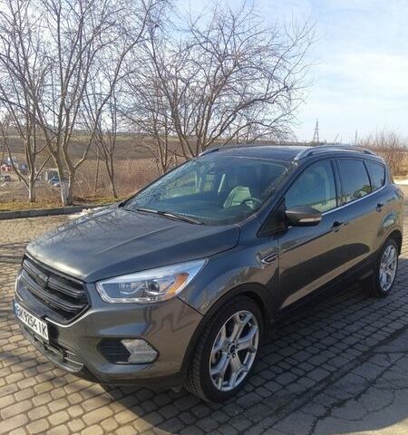 Серый Форд Эскейп, объемом двигателя 2 л и пробегом 135 тыс. км за 14800 $, фото 1 на Automoto.ua