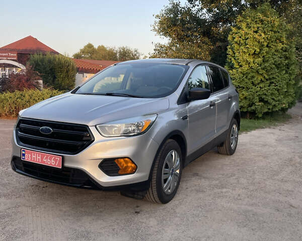 Форд Эскейп 2017 в Кременчуге на Automoto.ua Серый Форд Эскейп, объемом двигателя 2.5 л и пробегом 141 тыс. км за 12600 $, фото 1 на Automoto.ua