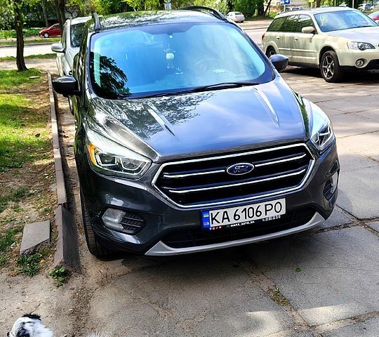 Сірий Форд Ескейп, об'ємом двигуна 1.5 л та пробігом 132 тис. км за 12200 $, фото 1 на Automoto.ua