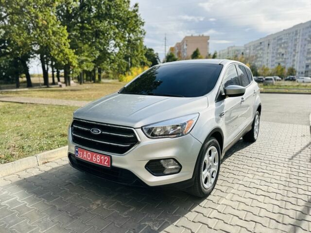 Серый Форд Эскейп, объемом двигателя 2.5 л и пробегом 160 тыс. км за 12999 $, фото 1 на Automoto.ua