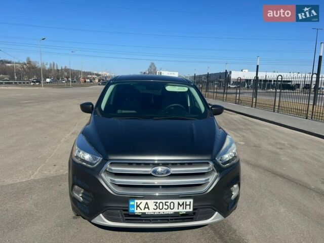 Сірий Форд Ескейп, об'ємом двигуна 1.5 л та пробігом 119 тис. км за 12500 $, фото 1 на Automoto.ua