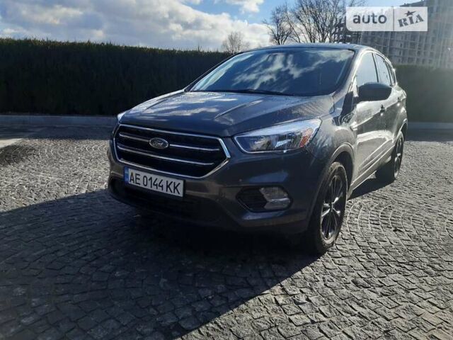 Сірий Форд Ескейп, об'ємом двигуна 1.5 л та пробігом 145 тис. км за 13750 $, фото 1 на Automoto.ua