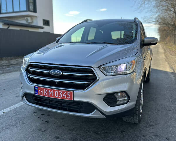 Сірий Форд Ескейп, об'ємом двигуна 2 л та пробігом 136 тис. км за 16300 $, фото 1 на Automoto.ua