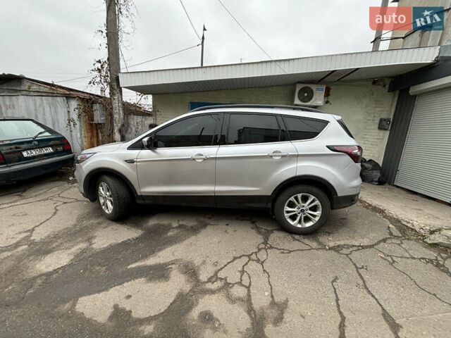 Серый Форд Эскейп, объемом двигателя 1.5 л и пробегом 97 тыс. км за 11000 $, фото 1 на Automoto.ua