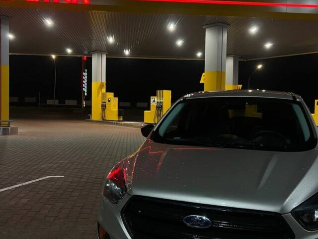 Серый Форд Эскейп, объемом двигателя 2.5 л и пробегом 103 тыс. км за 13300 $, фото 1 на Automoto.ua