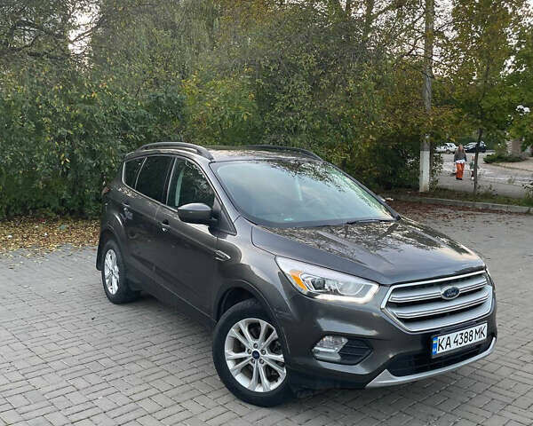 Серый Форд Эскейп, объемом двигателя 1.5 л и пробегом 126 тыс. км за 13500 $, фото 1 на Automoto.ua