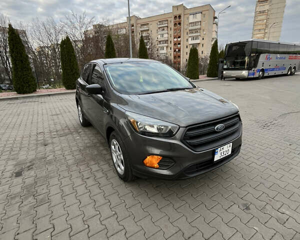 Серый Форд Эскейп, объемом двигателя 2.49 л и пробегом 200 тыс. км за 11200 $, фото 1 на Automoto.ua