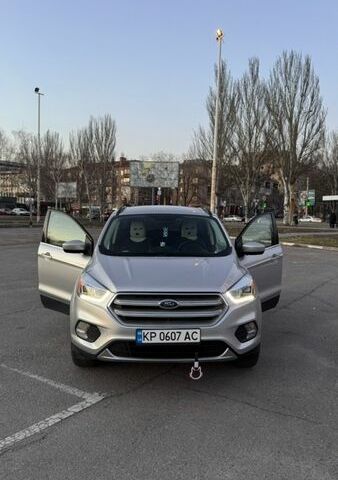 Серый Форд Эскейп, объемом двигателя 1.5 л и пробегом 81 тыс. км за 14500 $, фото 1 на Automoto.ua