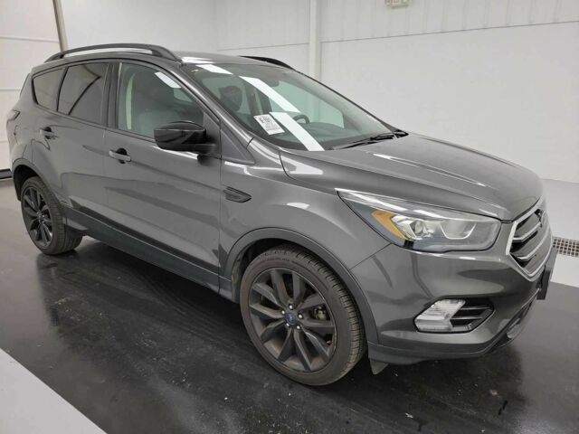 Серый Форд Эскейп, объемом двигателя 1.5 л и пробегом 135 тыс. км за 12300 $, фото 1 на Automoto.ua