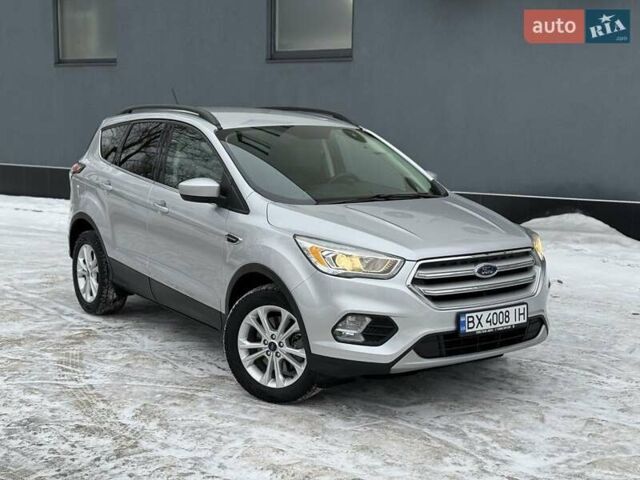 Сірий Форд Ескейп, об'ємом двигуна 1.5 л та пробігом 122 тис. км за 13900 $, фото 1 на Automoto.ua