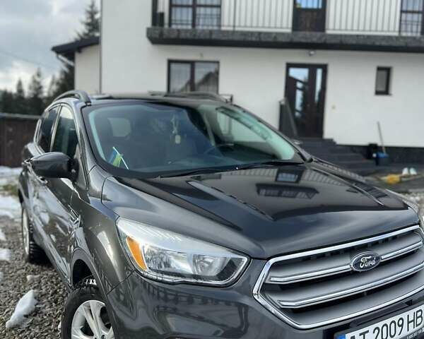 Сірий Форд Ескейп, об'ємом двигуна 1.5 л та пробігом 158 тис. км за 13500 $, фото 1 на Automoto.ua