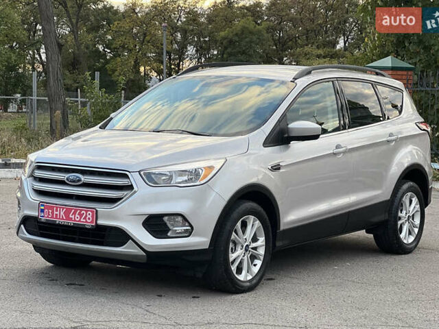 Сірий Форд Ескейп, об'ємом двигуна 1.5 л та пробігом 180 тис. км за 12600 $, фото 1 на Automoto.ua