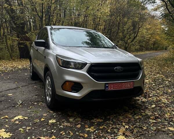 Форд Эскейп 2018 в Остоге на Automoto.ua Серый Форд Эскейп, объемом двигателя 2.5 л и пробегом 177 тыс. км за 11600 $, фото 1 на Automoto.ua