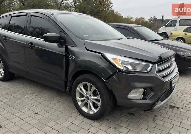 Сірий Форд Ескейп, об'ємом двигуна 1.5 л та пробігом 212 тис. км за 8200 $, фото 1 на Automoto.ua