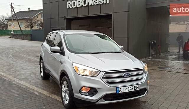 Серый Форд Эскейп, объемом двигателя 1.5 л и пробегом 29 тыс. км за 13800 $, фото 1 на Automoto.ua