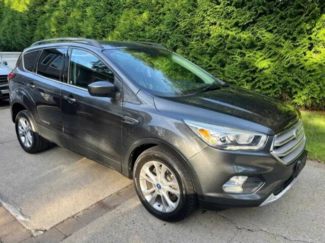 Сірий Форд Ескейп, об'ємом двигуна 1.5 л та пробігом 40 тис. км за 10000 $, фото 1 на Automoto.ua