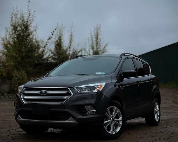 Серый Форд Эскейп, объемом двигателя 1.5 л и пробегом 30 тыс. км за 16500 $, фото 1 на Automoto.ua