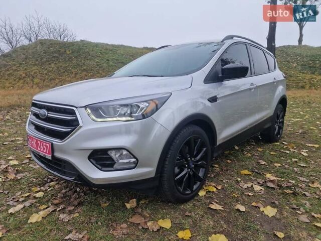 Сірий Форд Ескейп, об'ємом двигуна 1.5 л та пробігом 139 тис. км за 13300 $, фото 1 на Automoto.ua