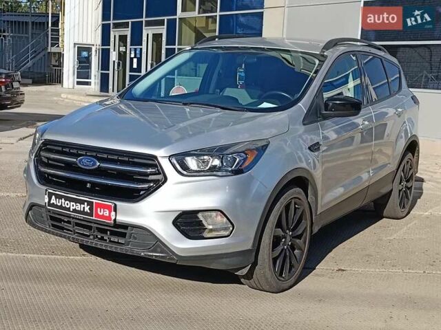 Серый Форд Эскейп, объемом двигателя 1.5 л и пробегом 74 тыс. км за 13990 $, фото 1 на Automoto.ua